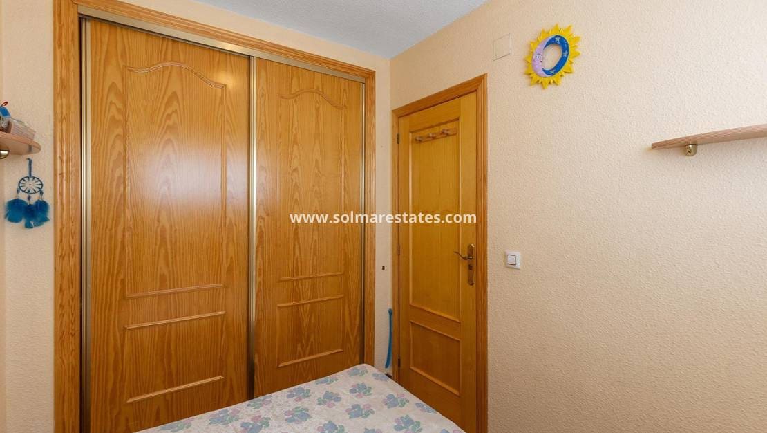 2 soverom Leilighet til salgs i Guardamar del Segura - € 135 000 (Ref: 9569937)