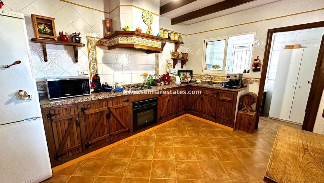 5 slaapkamer Villa te koop in San Miguel de Salinas met zwembad - € 495.000 (Ref: 9569939)