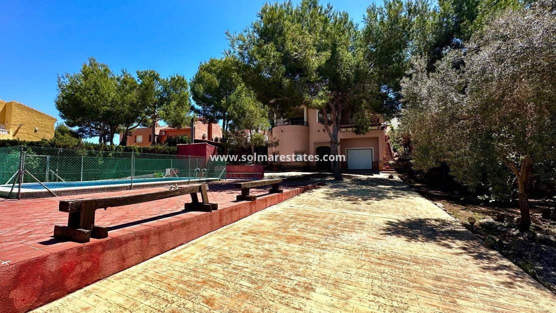 5 slaapkamer Villa te koop in San Miguel de Salinas met zwembad - € 495.000 (Ref: 9569939)