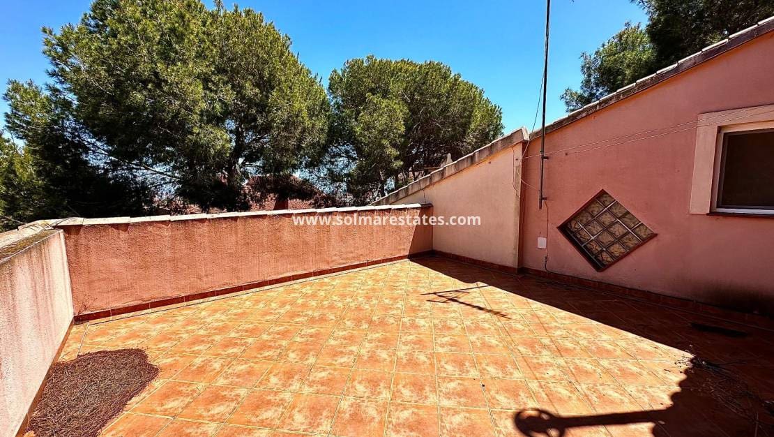 5 slaapkamer Villa te koop in San Miguel de Salinas met zwembad - € 495.000 (Ref: 9569939)
