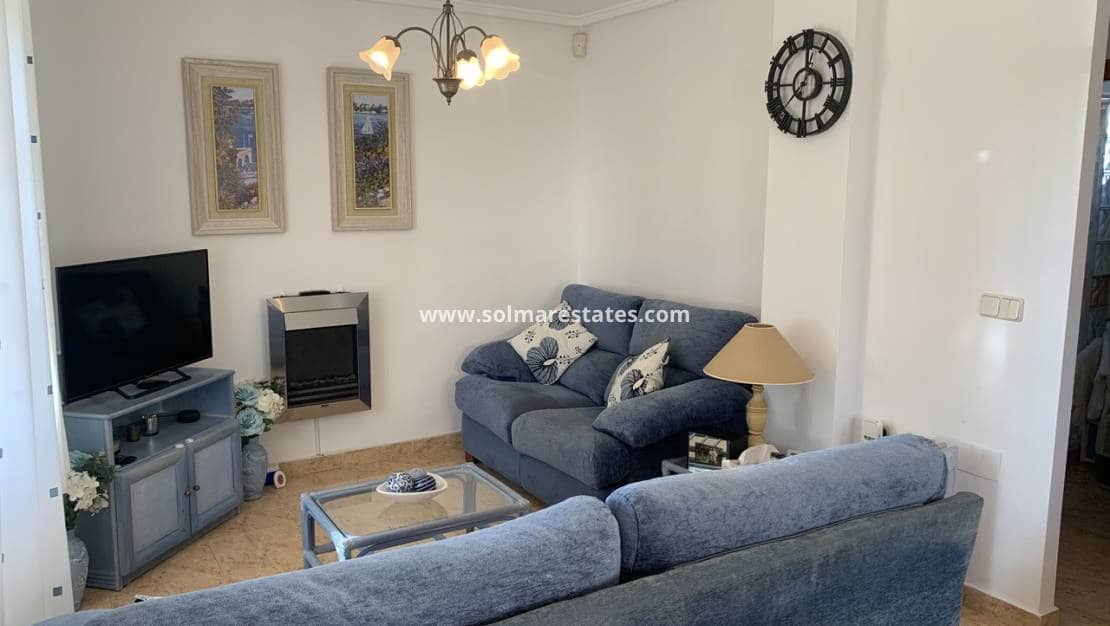 3 quarto Moradia para venda em Villamartin com piscina - 299 950 € (Ref: 9569940)