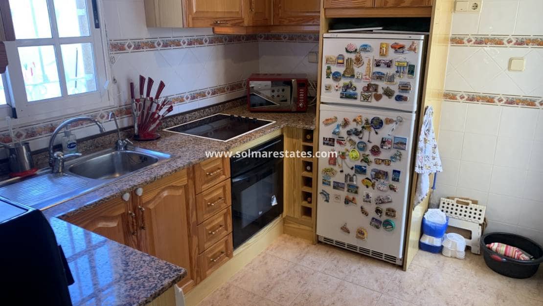 3 quarto Moradia para venda em Villamartin com piscina - 299 950 € (Ref: 9569940)