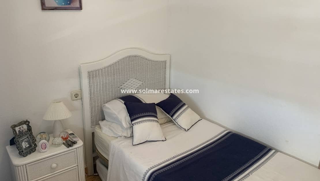 3 quarto Moradia para venda em Villamartin com piscina - 299 950 € (Ref: 9569940)