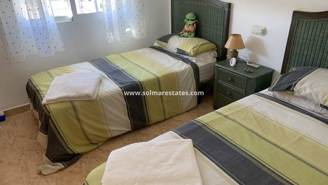 3 quarto Moradia para venda em Villamartin com piscina - 299 950 € (Ref: 9569940)