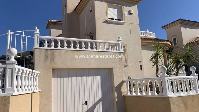 3 quarto Moradia para venda em Villamartin, Orihuela com piscina - 299 950 € (Ref: 9569940)