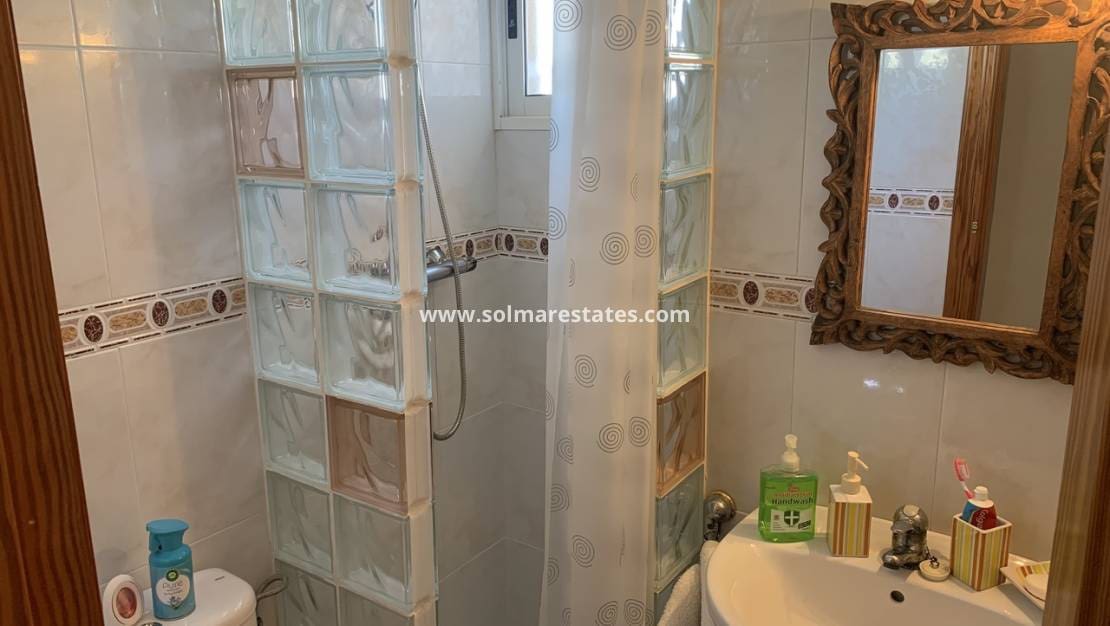 3 quarto Moradia para venda em Villamartin com piscina - 299 950 € (Ref: 9569940)