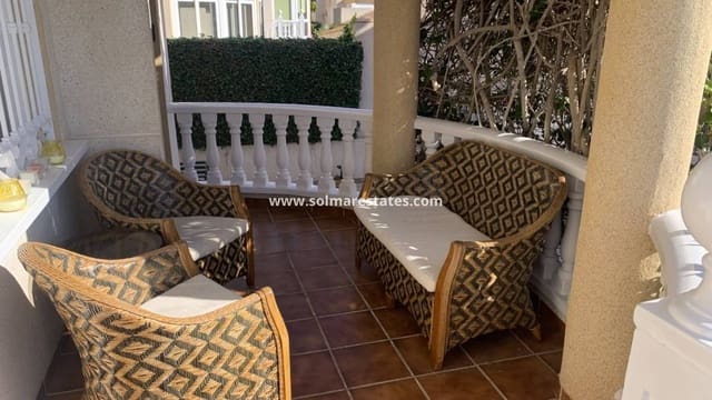 3 quarto Moradia para venda em Villamartin, Orihuela com piscina - 299 950 € (Ref: 9569940)