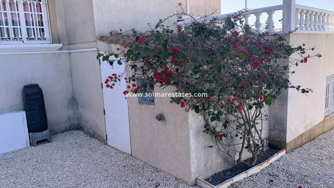 3 quarto Moradia para venda em Villamartin com piscina - 299 950 € (Ref: 9569940)