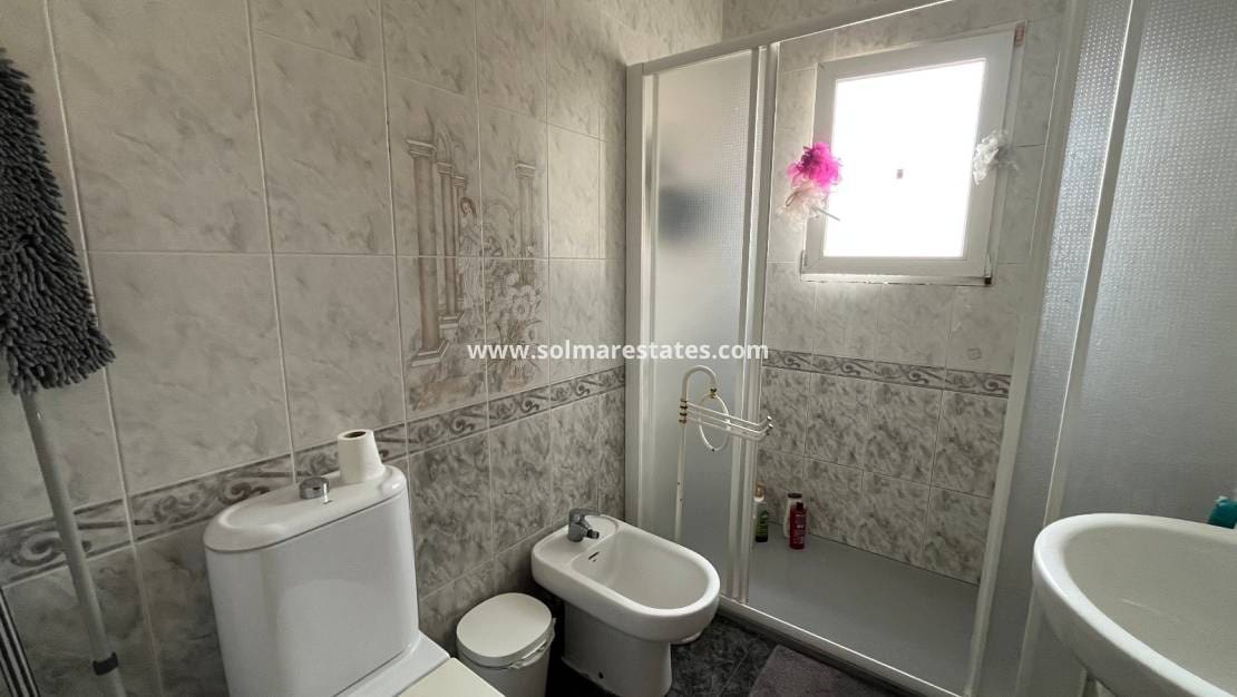 3 soveværelse Semi-Rækkehus til salg i Playa Flamenca med swimmingpool - € 350.000 (Ref: 9569941)