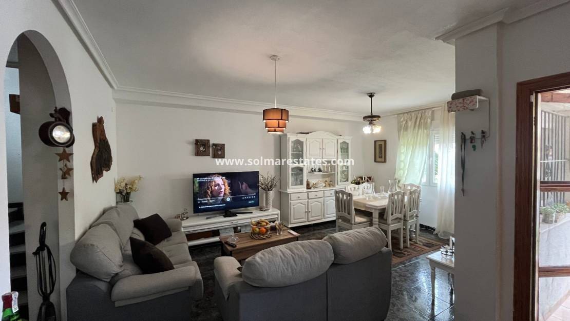 3 soveværelse Semi-Rækkehus til salg i Playa Flamenca med swimmingpool - € 350.000 (Ref: 9569941)