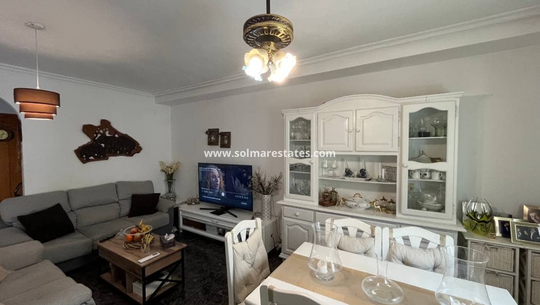 3 soveværelse Semi-Rækkehus til salg i Playa Flamenca med swimmingpool - € 350.000 (Ref: 9569941)