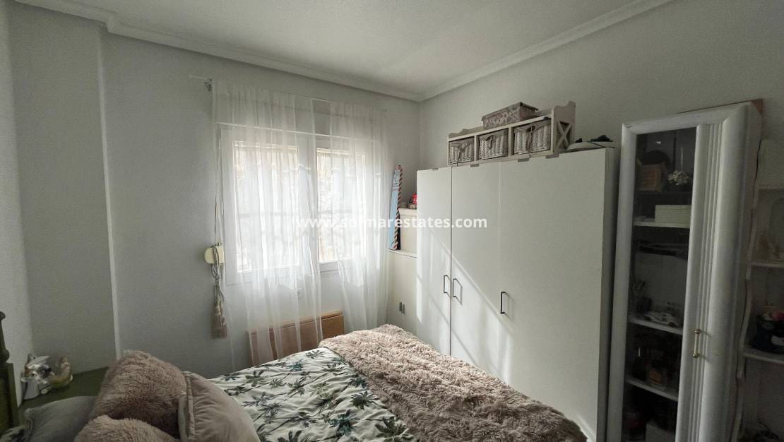 3 soveværelse Semi-Rækkehus til salg i Playa Flamenca med swimmingpool - € 350.000 (Ref: 9569941)