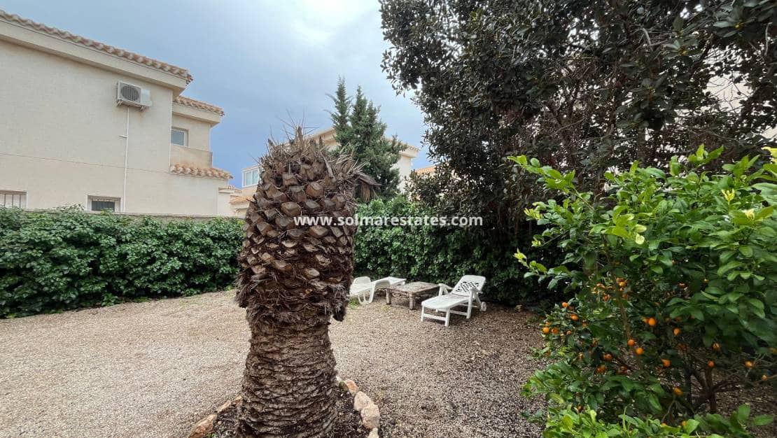 3 soveværelse Semi-Rækkehus til salg i Playa Flamenca med swimmingpool - € 350.000 (Ref: 9569941)