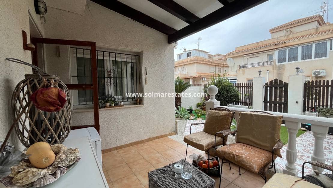 3 soveværelse Semi-Rækkehus til salg i Playa Flamenca med swimmingpool - € 350.000 (Ref: 9569941)