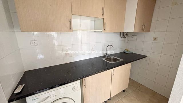 1 soverom Leilighet til salgs i Los Balcones med svømmebasseng - € 97 000 (Ref: 9571475)