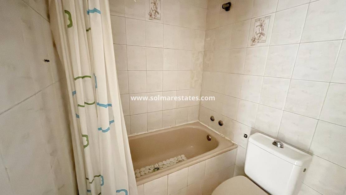 Apartamento de 1 habitación en Los Balcones en venta con piscina - 93.000 € (Ref: 9571596)