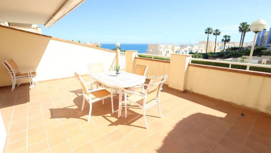 2 Zimmer Apartment zu verkaufen in Cabo Roig mit Pool - 295.000 € (Ref: 9572323)
