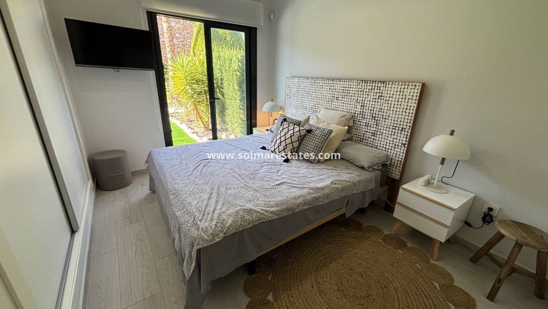 2 sypialnia Apartament na sprzedaż w Villamartin z basenem - 250 000 € (Ref: 9575167)