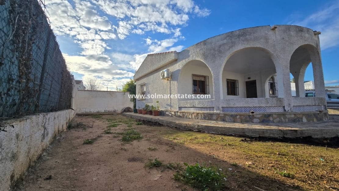 3 slaapkamer Villa te koop in El Chaparral met zwembad - € 330.000 (Ref: 9575169)