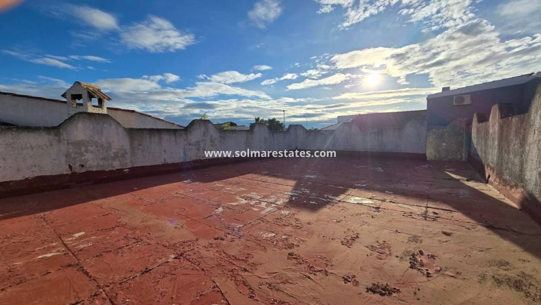3 slaapkamer Villa te koop in El Chaparral met zwembad - € 330.000 (Ref: 9575169)