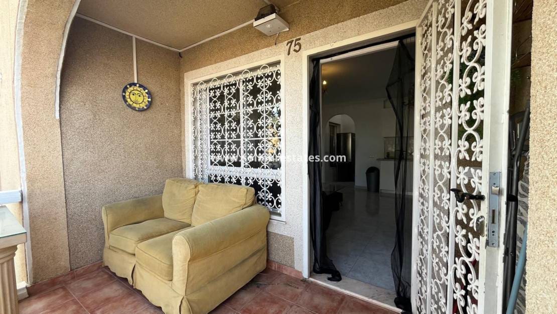 2 bedroom Apartment for sale in Playa Flamenca with pool - € 139,950 (Ref: 9578246)