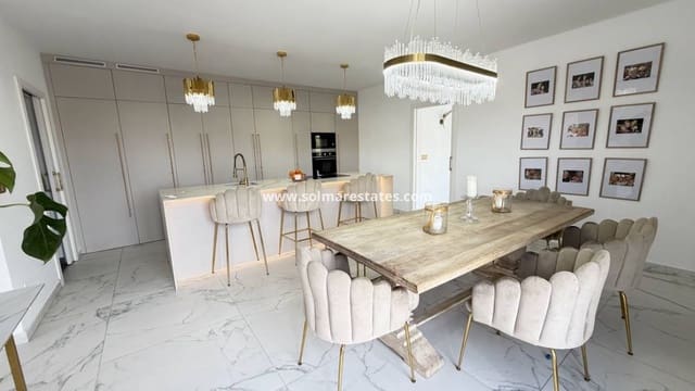 6 quarto Moradia para venda em Villamartin, Orihuela com piscina - 695 000 € (Ref: 9583159)