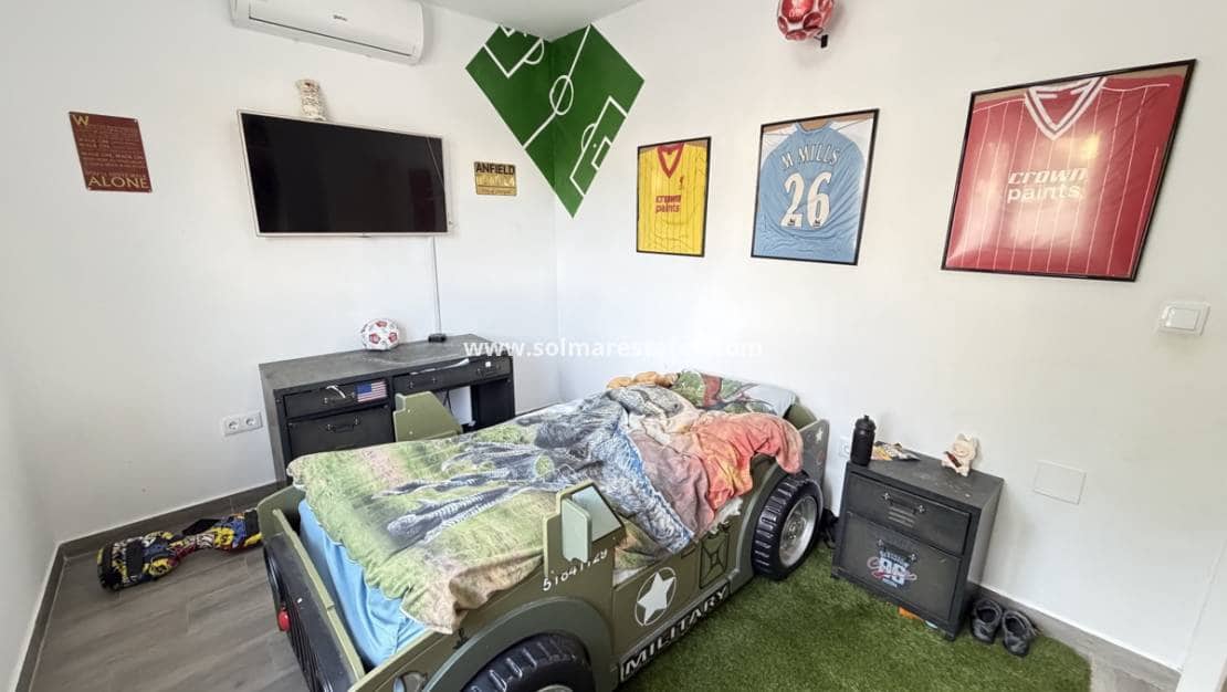 6 quarto Moradia para venda em Villamartin com piscina - 695 000 € (Ref: 9583159)