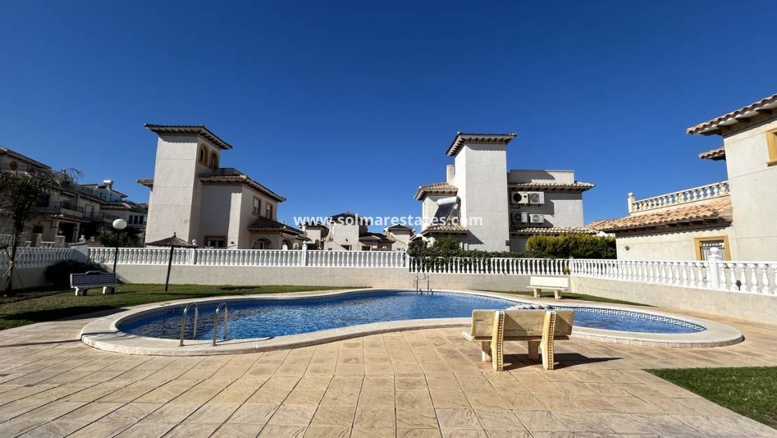 2 sypialnia Dom blizniak na sprzedaż w Cabo Roig z basenem - 240 000 € (Ref: 9588146)