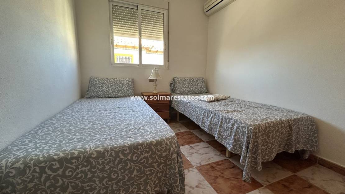 2 sypialnia Dom blizniak na sprzedaż w Cabo Roig z basenem - 240 000 € (Ref: 9588146)