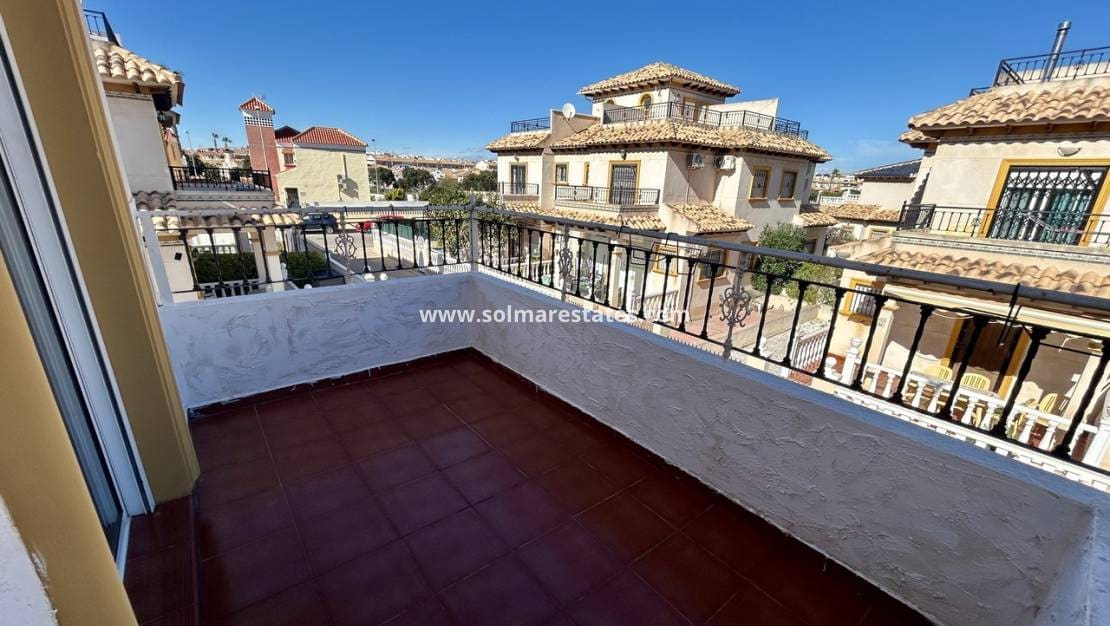 2 sypialnia Dom blizniak na sprzedaż w Cabo Roig z basenem - 240 000 € (Ref: 9588146)