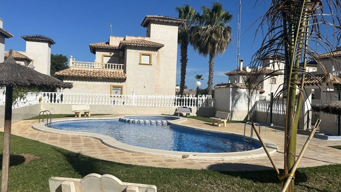 2 sypialnia Dom blizniak na sprzedaż w Cabo Roig z basenem - 240 000 € (Ref: 9588146)