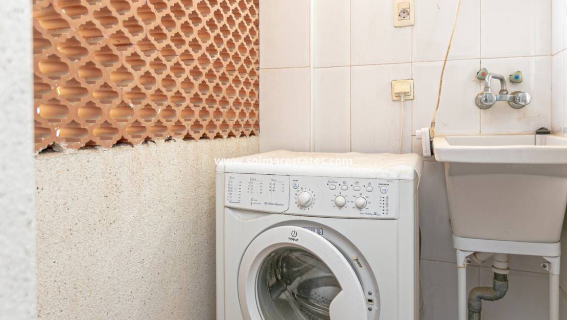 2 quarto Apartamento para venda em Villamartin com piscina - 139 000 € (Ref: 9588301)