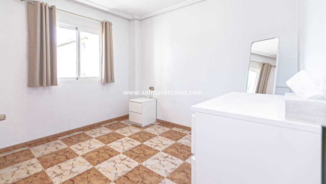 2 quarto Apartamento para venda em Villamartin com piscina - 139 000 € (Ref: 9588301)