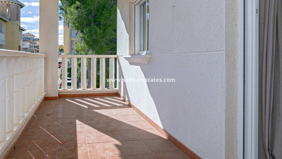 2 quarto Apartamento para venda em Villamartin com piscina - 139 000 € (Ref: 9588301)