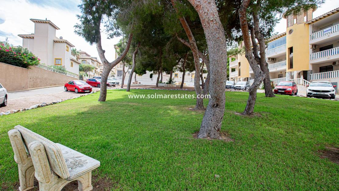 2 quarto Apartamento para venda em Villamartin com piscina - 139 000 € (Ref: 9588301)