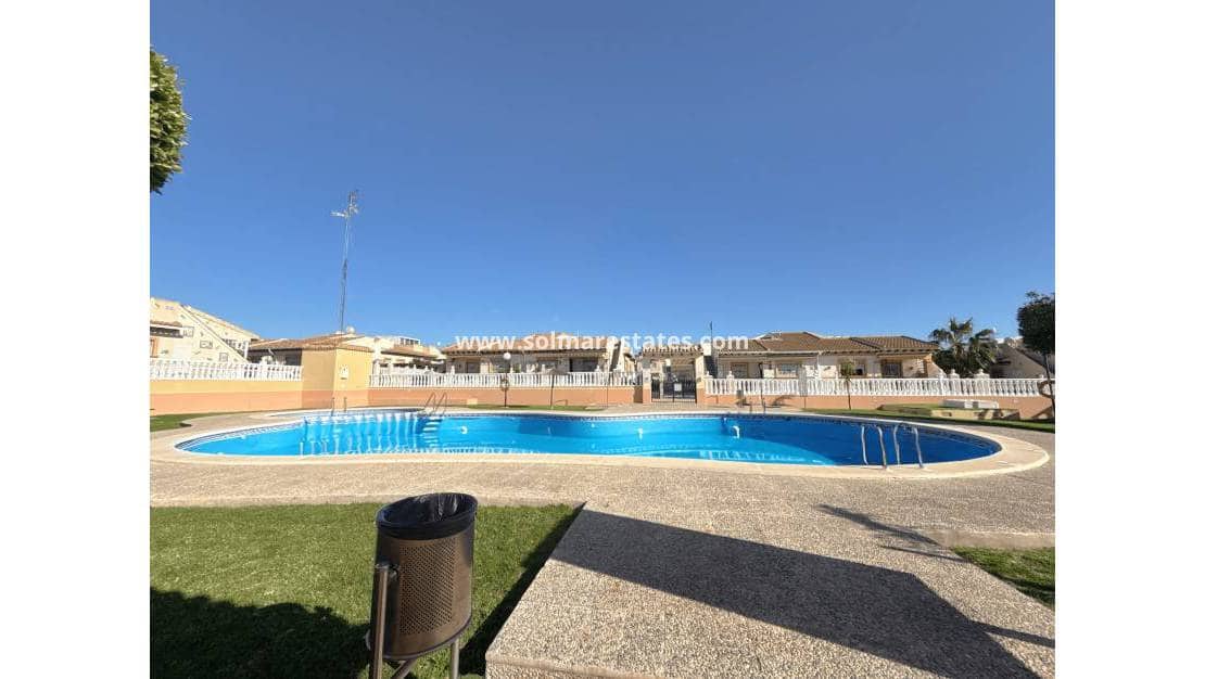 2 slaapkamer Bungalow te koop in Cabo Roig met zwembad - € 184.950 (Ref: 9590463)