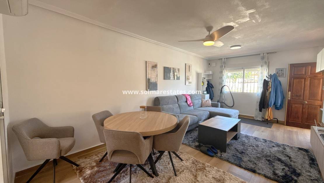 2 slaapkamer Bungalow te koop in Cabo Roig met zwembad - € 184.950 (Ref: 9590463)