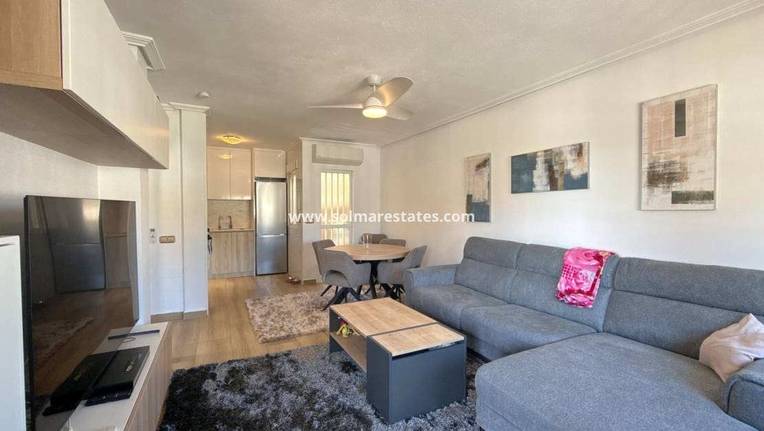 2 slaapkamer Bungalow te koop in Cabo Roig met zwembad - € 184.950 (Ref: 9590463)