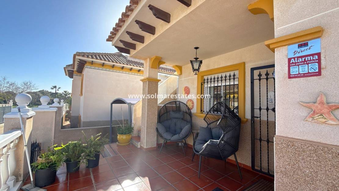 2 slaapkamer Bungalow te koop in Cabo Roig met zwembad - € 184.950 (Ref: 9590463)