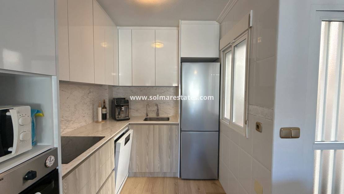 2 slaapkamer Bungalow te koop in Cabo Roig met zwembad - € 184.950 (Ref: 9590463)