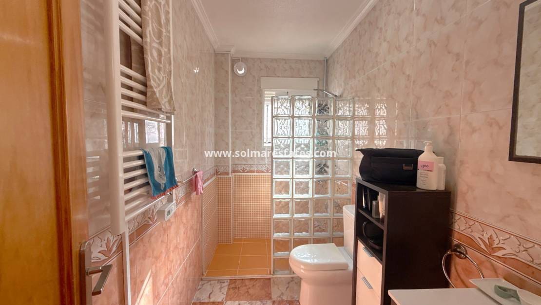 2 slaapkamer Bungalow te koop in Cabo Roig met zwembad - € 184.950 (Ref: 9590463)
