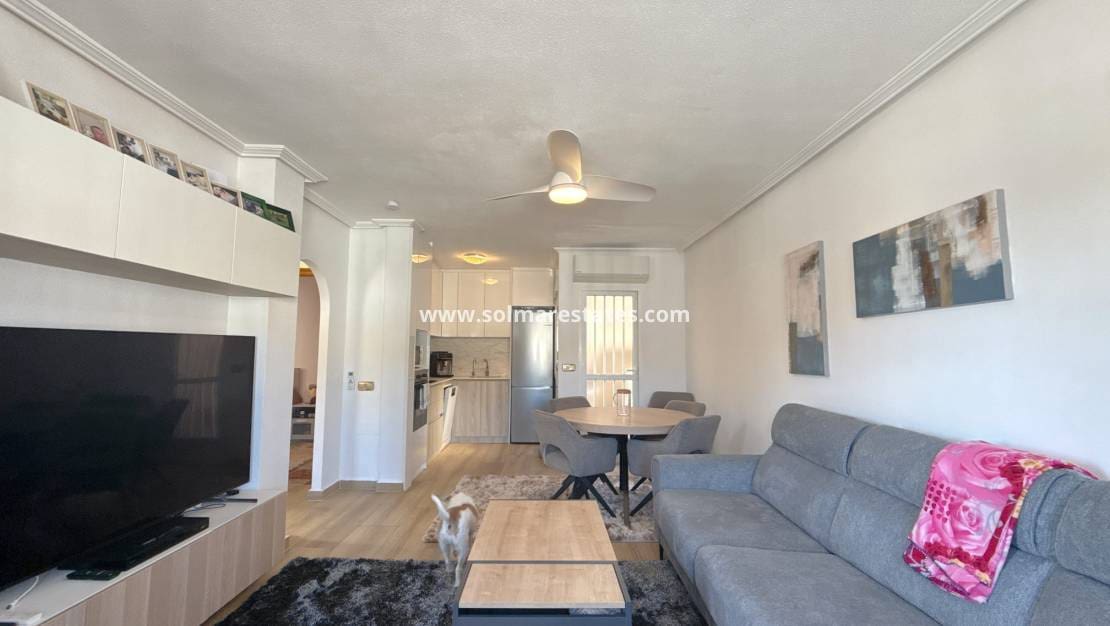 2 slaapkamer Bungalow te koop in Cabo Roig met zwembad - € 184.950 (Ref: 9590463)