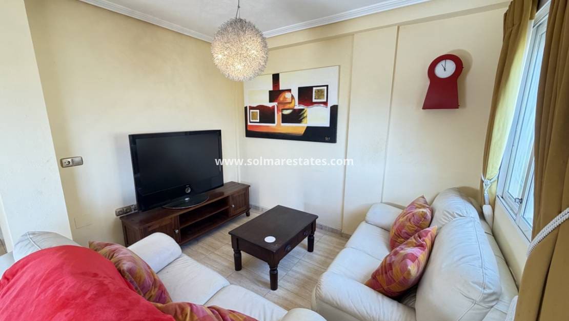 2 makuuhuone Rivitalo myytävänä paikassa Villamartin mukana uima-altaan - 189 995 € (Ref: 9590467)