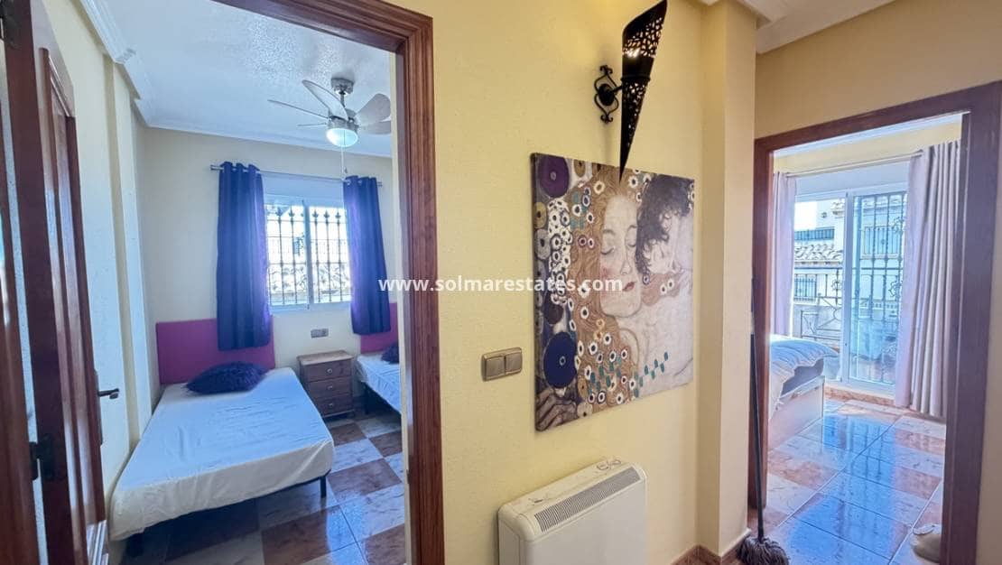 2 makuuhuone Rivitalo myytävänä paikassa Villamartin mukana uima-altaan - 189 995 € (Ref: 9590467)