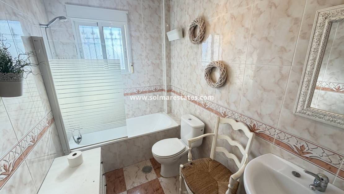 2 makuuhuone Rivitalo myytävänä paikassa Villamartin mukana uima-altaan - 189 995 € (Ref: 9590467)