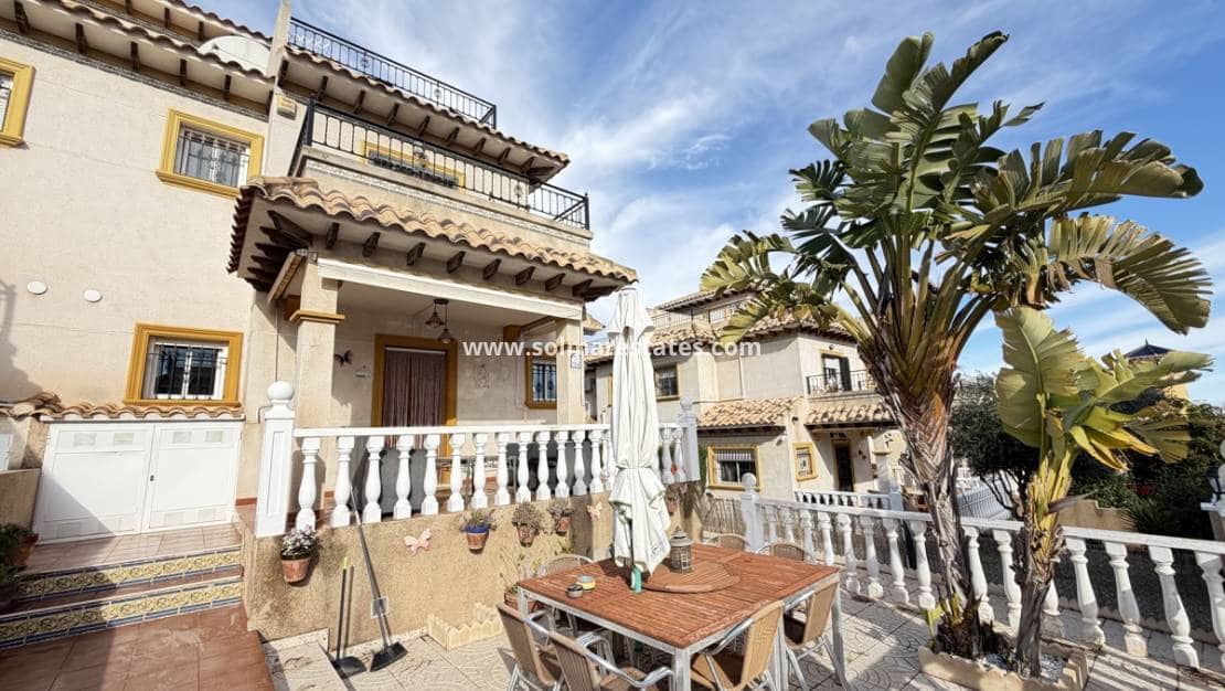 2 makuuhuone Rivitalo myytävänä paikassa Villamartin mukana uima-altaan - 189 995 € (Ref: 9590467)