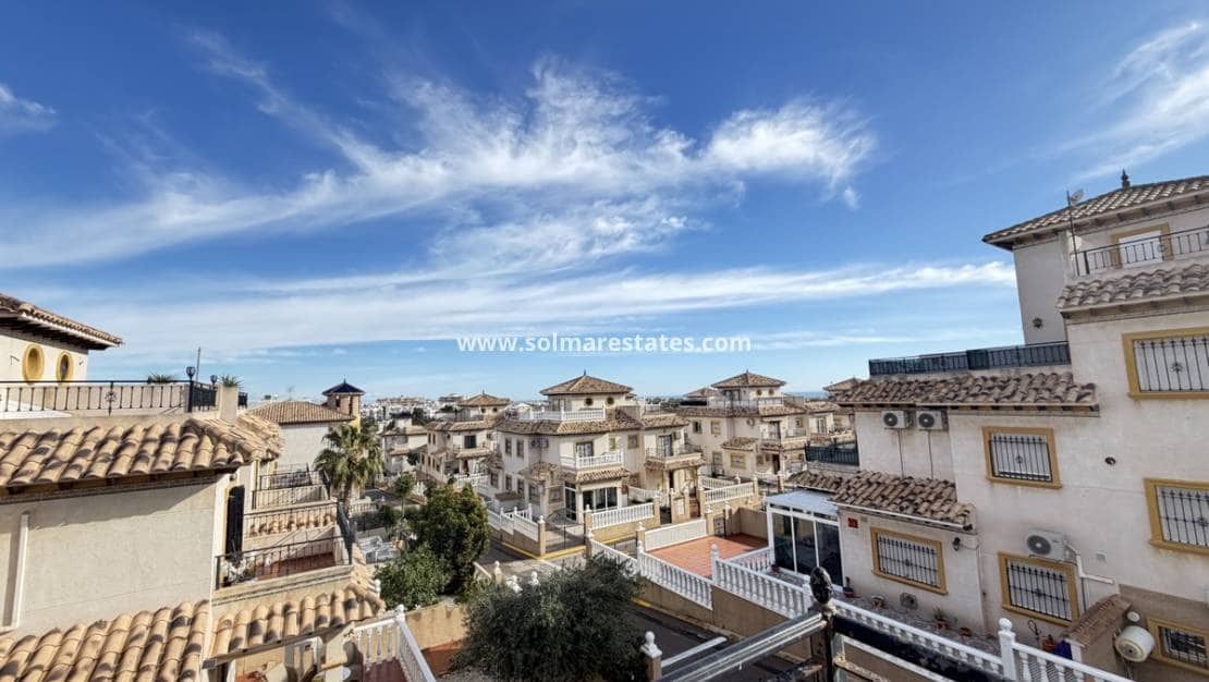 2 makuuhuone Rivitalo myytävänä paikassa Villamartin mukana uima-altaan - 189 995 € (Ref: 9590467)