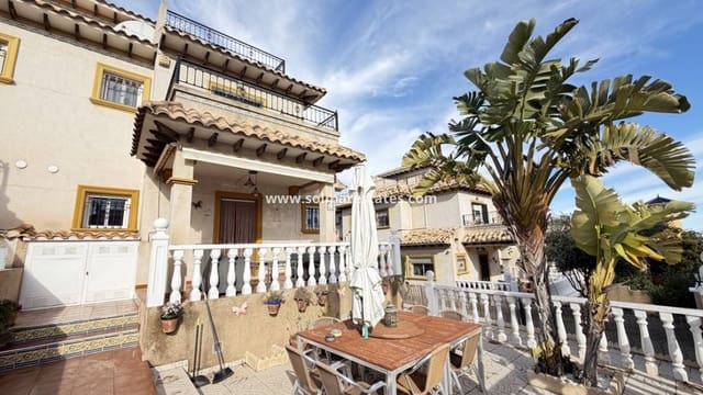 2 makuuhuone Rivitalo myytävänä paikassa Villamartin, Orihuela mukana uima-altaan - 189 995 € (Ref: 9590467)