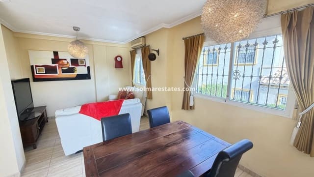 2 makuuhuone Rivitalo myytävänä paikassa Villamartin, Orihuela mukana uima-altaan - 189 995 € (Ref: 9590467)