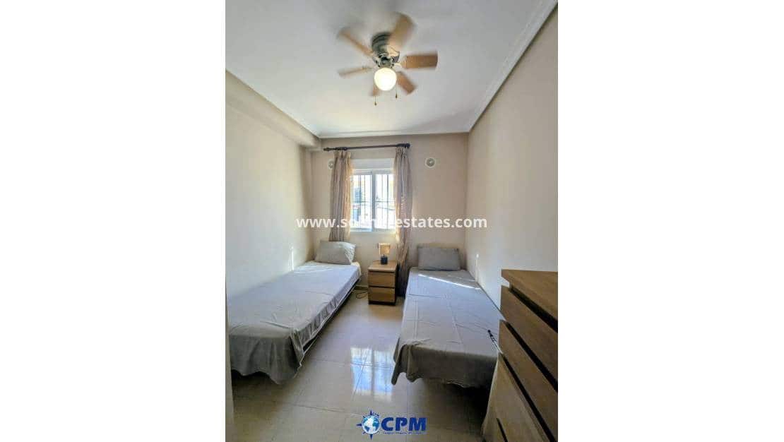 3 chambre Villa/Maison Mitoyenne à vendre à Cabo Roig avec piscine - 205 000 € (Ref: 9593308)